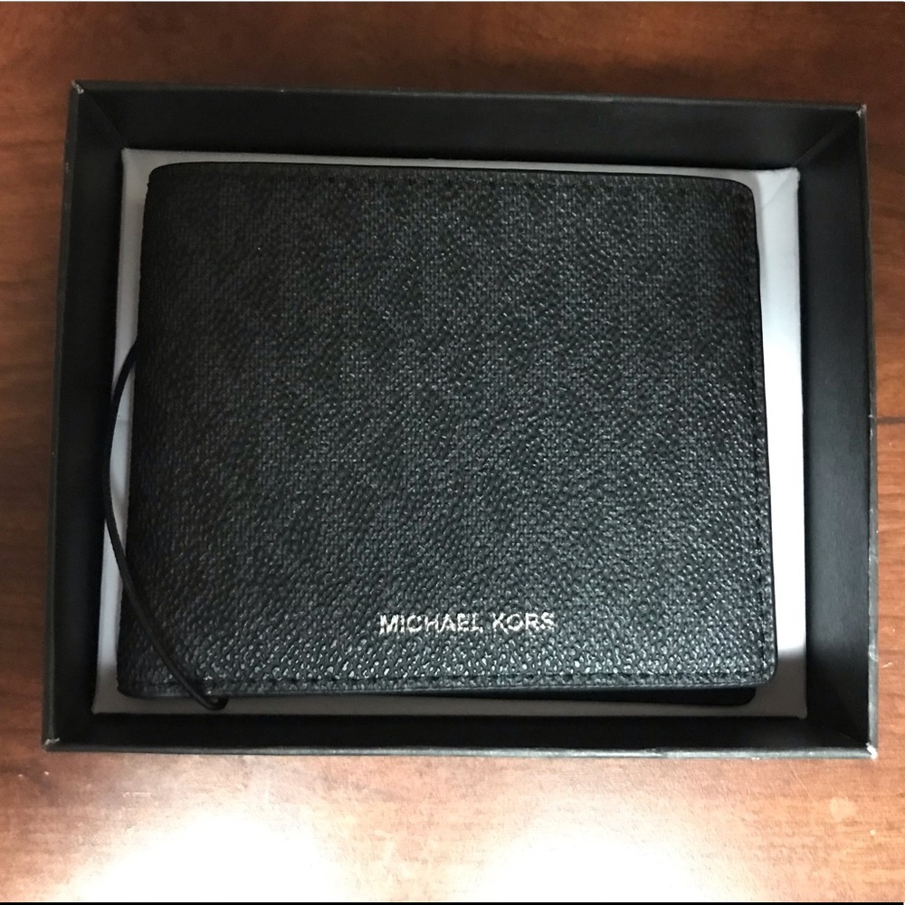 Michael Kors billfold wallet